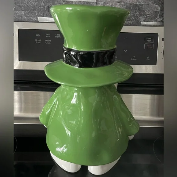 NIB Rae Dunn "KISS ME" Tabletop XL Leprechaun Gnome St Patricks Day 12”x7.5” - Picture 2 of 3
